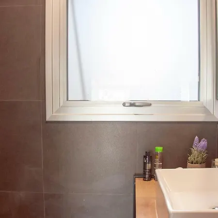 Beautiful Apartment, Gaia On The Beach 5.0 레메소스