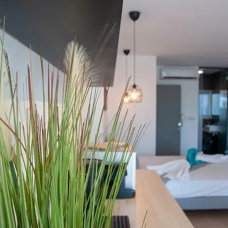 Beautiful Apartment, Gaia On The Beach 5.0 아파트 레메소스
