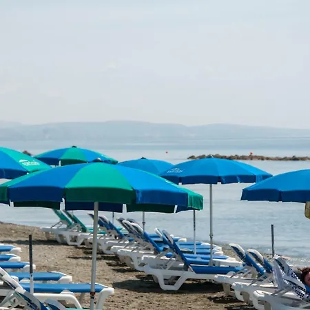 Beautiful Apartment, Gaia On The Beach 5.0 Apartament *