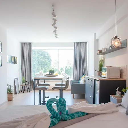 Beautiful Apartment, Gaia On The Beach 5.0 Apartament *