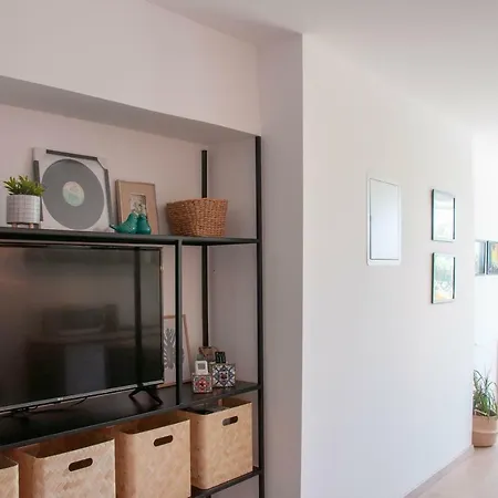 דירה Beautiful Apartment, Gaia On The Beach 5.0