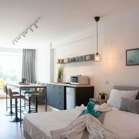 Beautiful Apartment, Gaia On The Beach 5.0 Apartament *